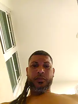 Snapshot of tropikboy chatting on 10-28-25, 09:57 tropikboy online show from 10-28-25, 09:57