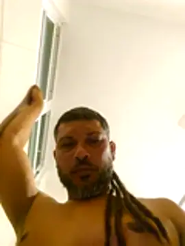 Snapshot of tropikboy chatting on 11-14-25, 12:31 tropikboy online show from 11-14-25, 12:31