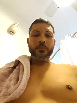 Snapshot of tropikboy chatting on 11-14-25, 08:51 tropikboy online show from 11-14-25, 08:51