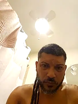 Snapshot of tropikboy chatting on 11-17-25, 09:37 tropikboy online show from 11-17-25, 09:37