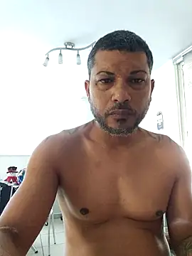 Snapshot of tropikboy chatting on 12-19-25, 11:50 tropikboy online show from 12-19-25, 11:50