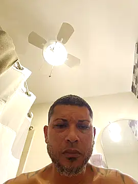 Snapshot of tropikboy chatting on 01-16-26, 09:46 tropikboy online show from 01-16-26, 09:46