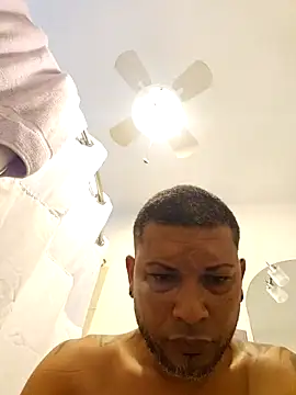 Snapshot of tropikboy chatting on 02-01-26, 12:37 tropikboy online show from 02-01-26, 12:37