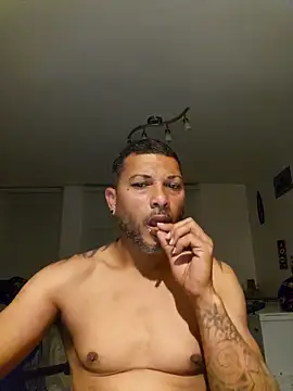 Snapshot of tropikboy chatting on 02-26-26, 01:48 tropikboy online show from 02-26-26, 01:48