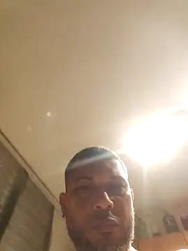 Snapshot of tropikboy chatting on 03-05-26, 01:01 tropikboy online show from 03-05-26, 01:01