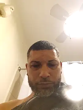 Snapshot of tropikboy chatting on 03-11-26, 12:38 tropikboy online show from 03-11-26, 12:38