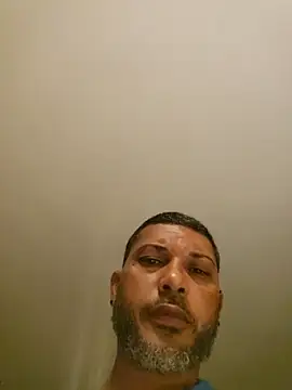 Snapshot of tropikboy chatting on 03-12-26, 12:28 tropikboy online show from 03-12-26, 12:28