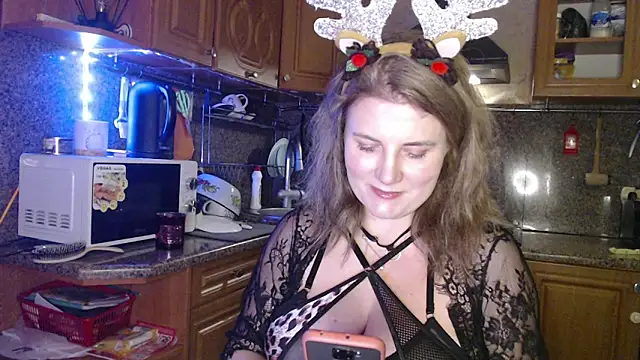 Snapshot of LizaCakes chatting on 01-06-25, 08:50 LizaCakes online show from 01-06-25, 08:50