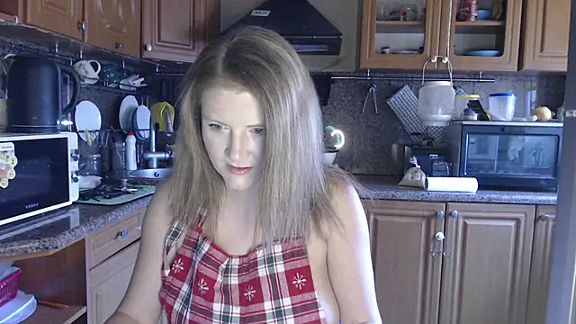 Snapshot of LizaCakes chatting on 03-18-25, 11:08 LizaCakes online show from 03-18-25, 11:08