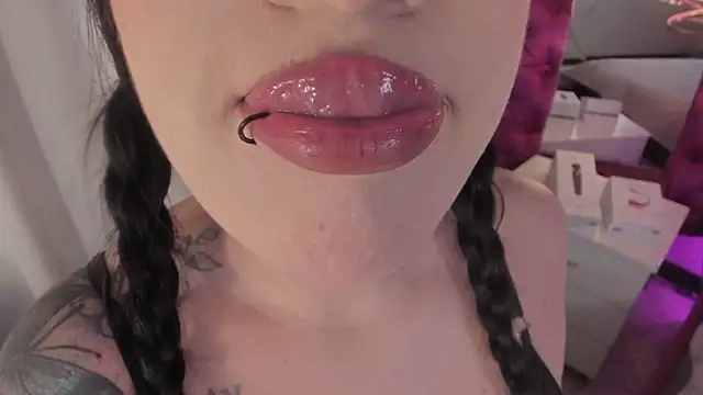 Nara belen online show from 10-16-25, 04:02