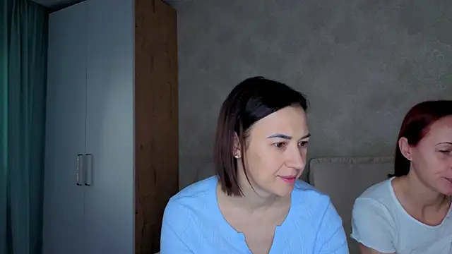 Snapshot of sweeetgirls2021 chatting on 12-01-25, 03:00 sweeetgirls2021 online show from 12-01-25, 03:00