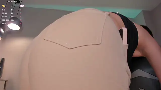 Snapshot of EllaClark chatting on 01-19-25, 12:49 EllaClark online show from 01-19-25, 12:49