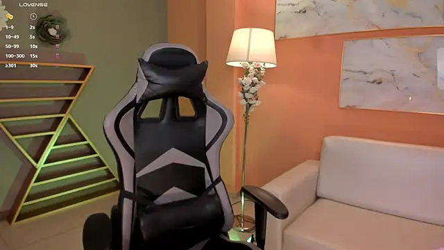 Snapshot of EllaClark chatting on 02-04-25, 08:06 EllaClark online show from 02-04-25, 08:06