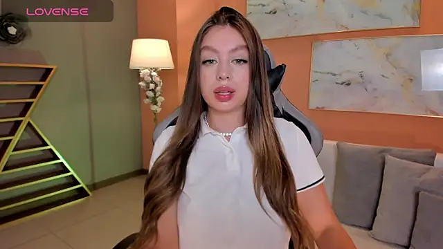 Snapshot of EllaClark chatting on 02-05-25, 06:37 EllaClark online show from 02-05-25, 06:37