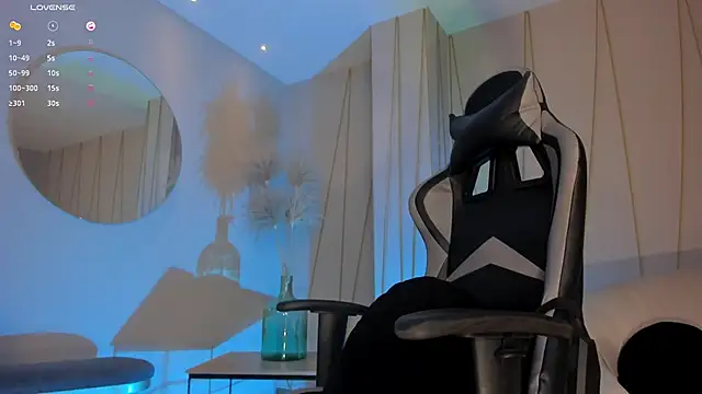 Snapshot of EllaClark chatting on 03-06-25, 12:43 EllaClark online show from 03-06-25, 12:43