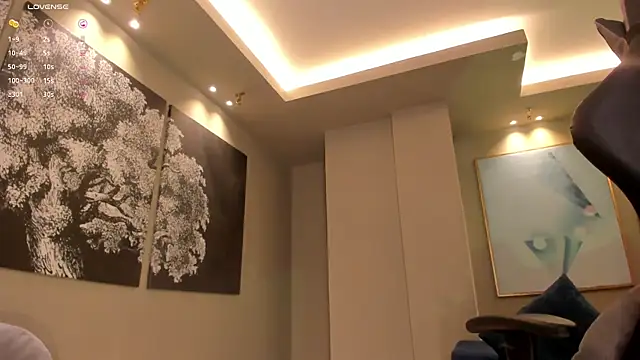 Snapshot of EllaClark chatting on 03-17-25, 10:17 EllaClark online show from 03-17-25, 10:17