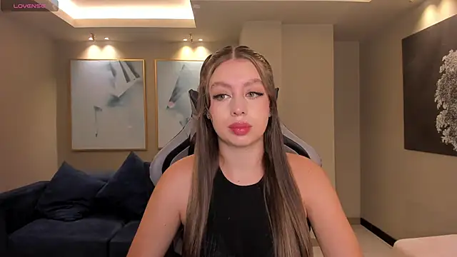 Snapshot of EllaClark chatting on 03-22-25, 07:20 EllaClark online show from 03-22-25, 07:20