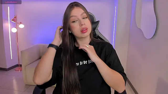 Snapshot of EllaClark chatting on 09-18-25, 06:54 EllaClark online show from 09-18-25, 06:54