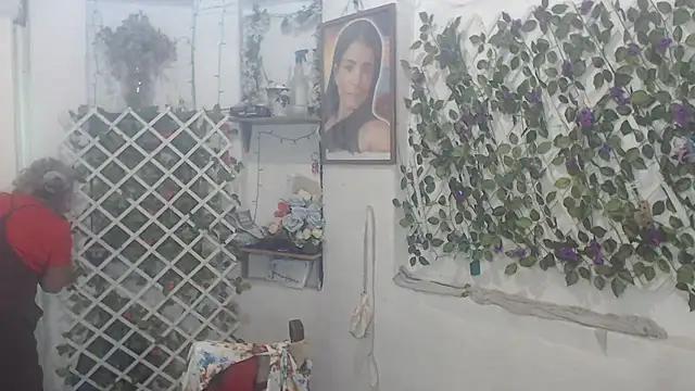 FunnyGrandma online show from 11-23-25, 03:39