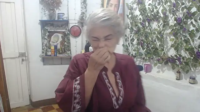 FunnyGrandma online show from 07-06-26, 12:29