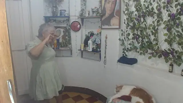 FunnyGrandma online show from 07-07-26, 01:41