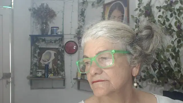 FunnyGrandma online show from 07-08-26, 06:23