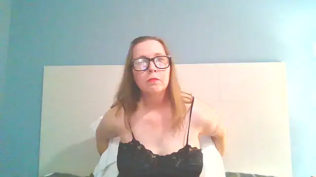 Snapshot of SweetandNaughty1 chatting on 02-13-25, 02:45 SweetandNaughty1 online show from 02-13-25, 02:45