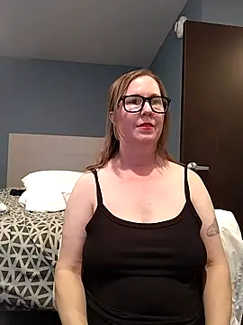 Snapshot of SweetandNaughty1 chatting on 10-20-25, 04:57 SweetandNaughty1 online show from 10-20-25, 04:57