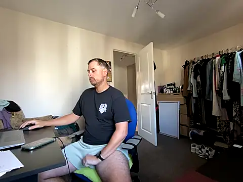 Kramer023 online show from 09-24-25, 09:23