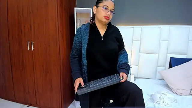 yeral2017 online show from 10-13-25, 02:17