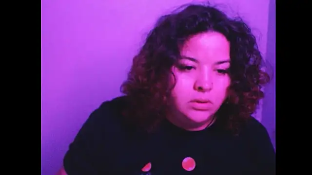 Snapshot of valentinny chatting on 09-18-25, 01:40 valentinny online show from 09-18-25, 01:40