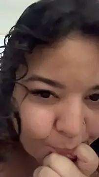 Snapshot of valentinny chatting on 10-11-25, 03:43 valentinny online show from 10-11-25, 03:43