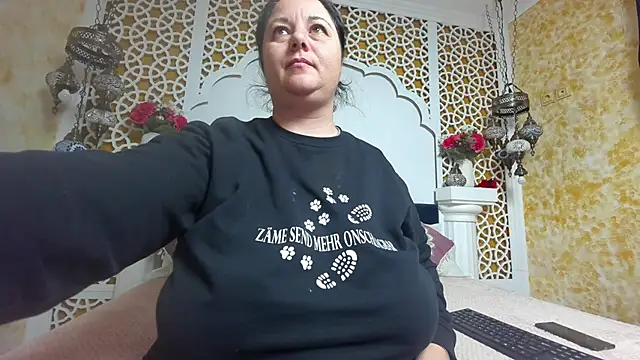 AleshaArabian online show from 12-15-25, 05:12