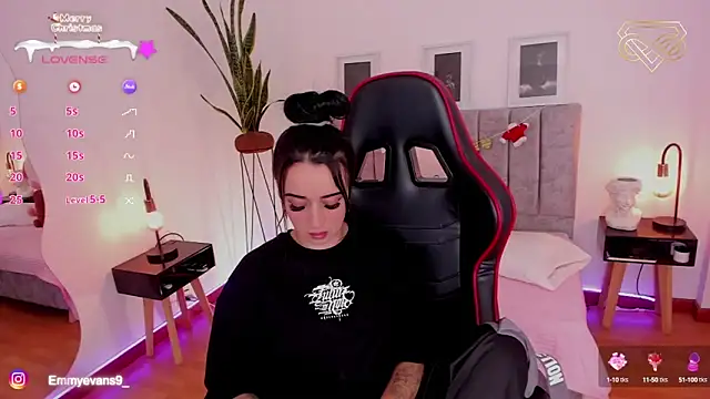 EmmyEvans1 online show from 12-18-24, 03:22