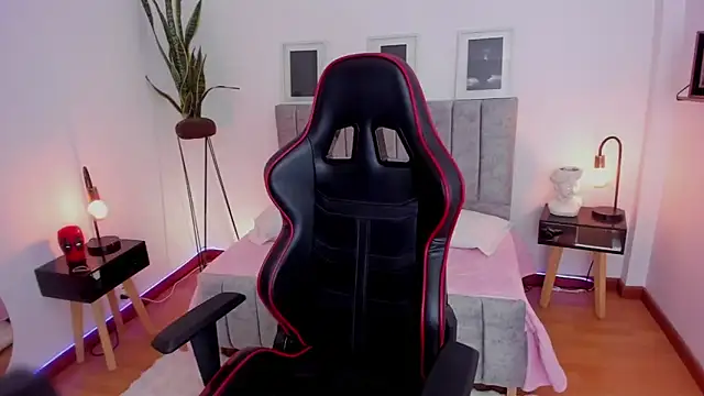 EmmyEvans1 online show from 01-08-25, 08:18