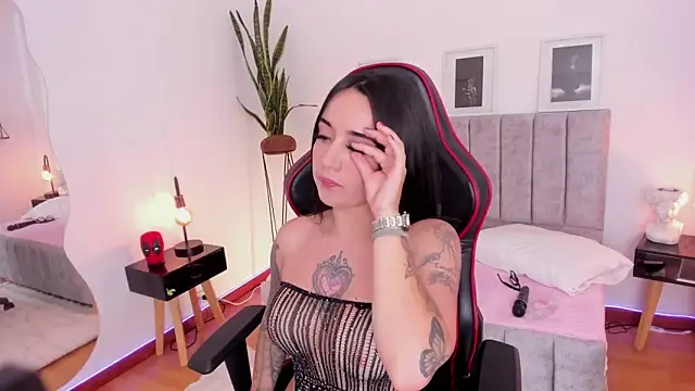 EmmyEvans1 online show from 01-13-25, 10:45