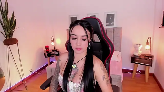 EmmyEvans1 online show from 01-28-25, 07:42