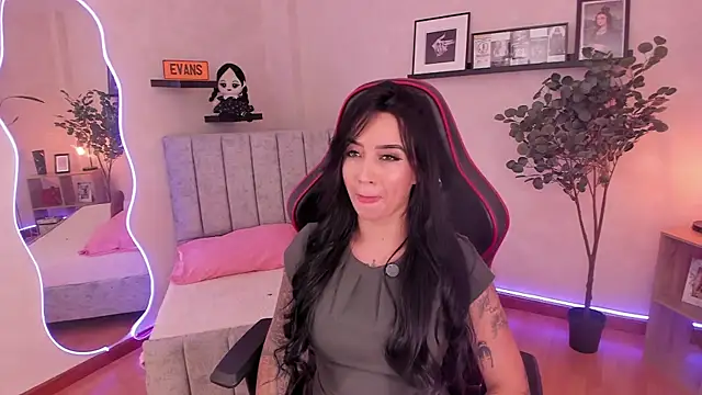 EmmyEvans1 online show from 09-10-25, 07:36