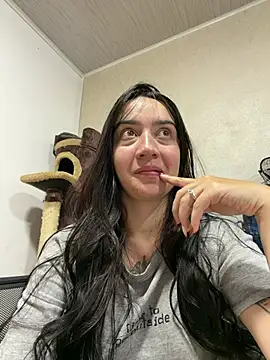 EmmyEvans1 online show from 02-20-26, 08:31