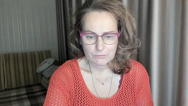 lauraoven online show from 01-08-25, 03:28