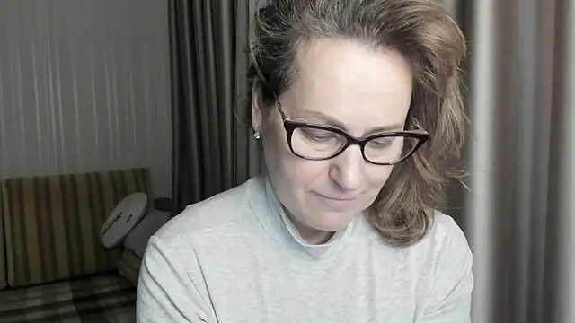 lauraoven online show from 01-18-25, 03:05