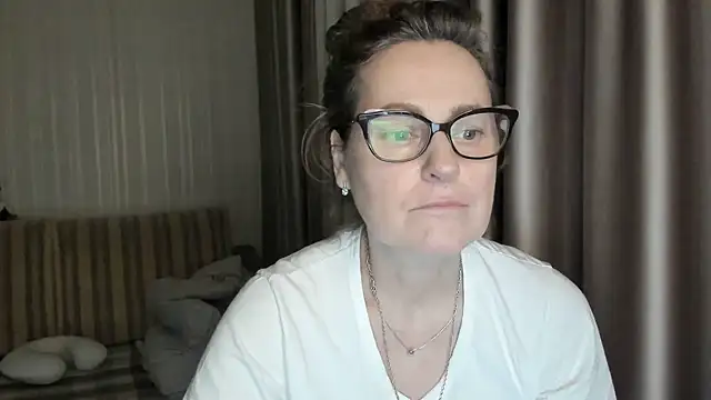 lauraoven online show from 02-06-25, 07:18