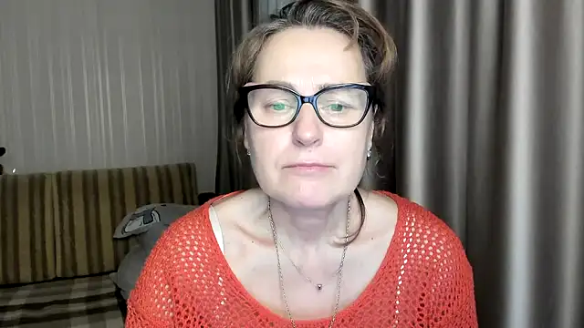 lauraoven online show from 02-10-25, 05:30