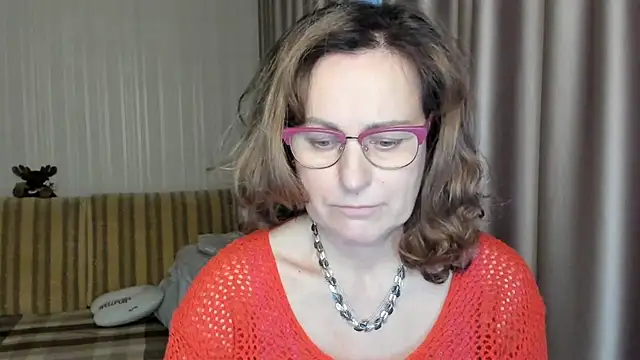 lauraoven online show from 03-08-25, 03:24