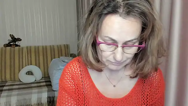 lauraoven online show from 03-20-25, 02:42