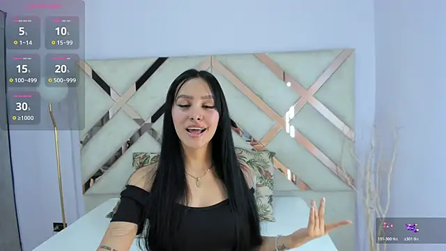 tati saldarriaga online show from 11-18-25, 07:51