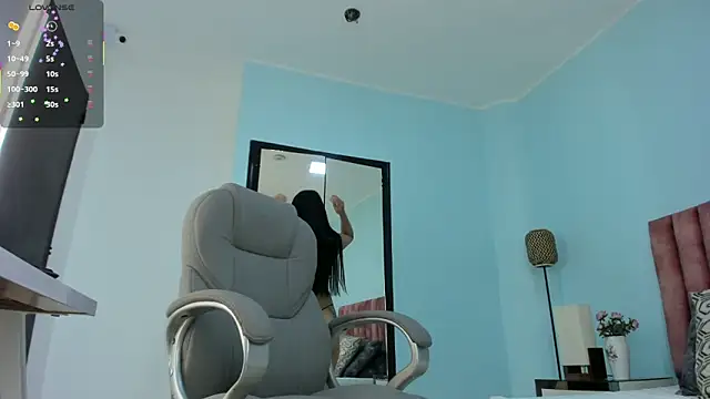 tati saldarriaga online show from 03-11-26, 03:51