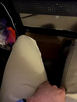 Snapshot of JohnnyBigShot chatting on 10-12-25, 02:43 JohnnyBigShot online show from 10-12-25, 02:43