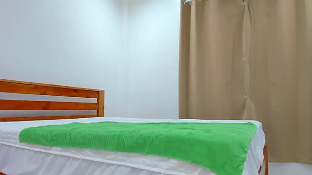 CurvyJules69 online show from 12-04-25, 03:27