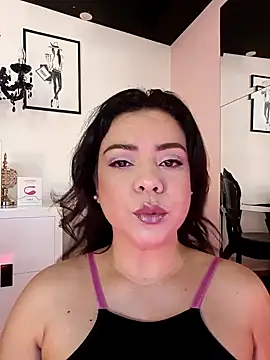 Snapshot of Sofiia_W26 chatting on 02-20-25, 04:03 Sofiia W26 online show from 02-20-25, 04:03